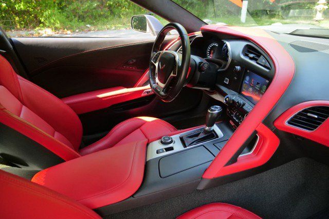 Used 2018 Chevrolet Corvette Z06 RWD image 32