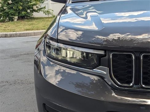 New 2025 Jeep Grand Cherokee L Laredo w/ Luxury Tech Group I image 10