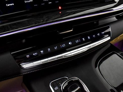 Used 2024 Cadillac Escalade ESV Premium Luxury w/ Performance Package image 34