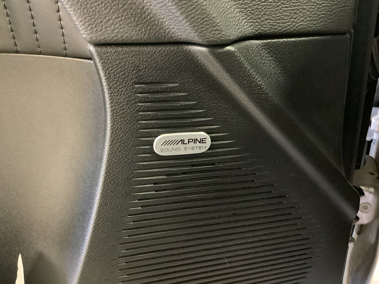 Used 2016 Dodge Challenger R/T Plus RWD image 15