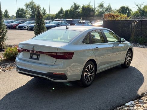 New 2025 Volkswagen Jetta SE image 5