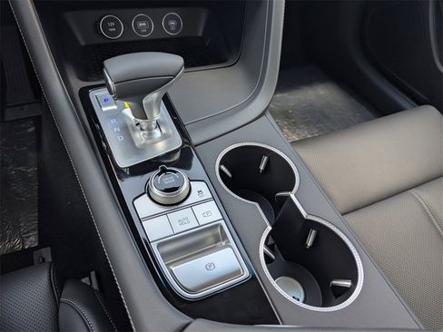 Used 2026 Genesis G70 2.5T image 22