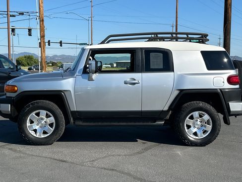 Used 2007 Toyota FJ Cruiser 4WD image 8