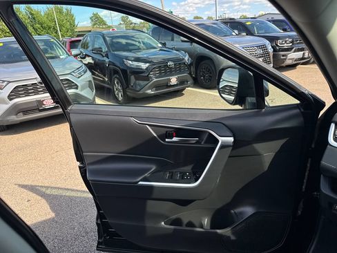 Used 2024 Toyota RAV4 XLE FWD image 32