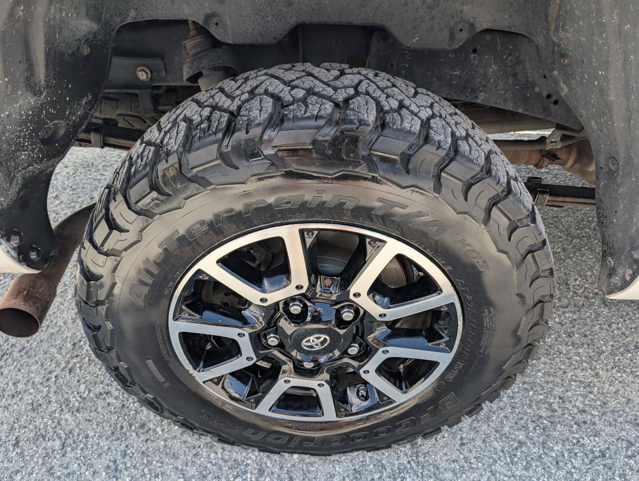 Used 2014 Toyota Tundra Limited w/ Limited Premium Package AWD/4WD image 6