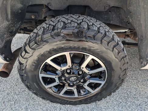Used 2014 Toyota Tundra Limited w/ Limited Premium Package AWD/4WD image 6