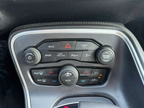 Used 2017 Dodge Challenger GT w/ Driver Convenience Group AWD/4WD image 17