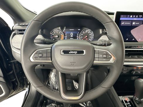 Used 2024 Jeep Compass Latitude AWD/4WD image 11