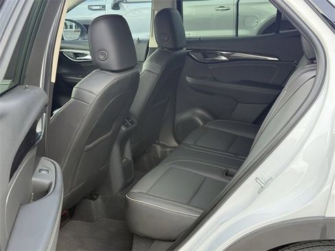 Used 2023 Buick Envision Essence image 29