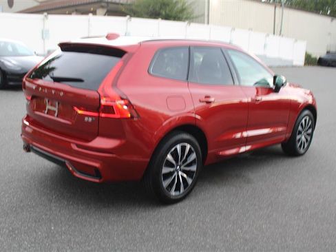 Used 2024 Volvo XC60 B5 Plus w/ Climate Package AWD/4WD image 8