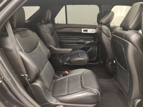 Used 2020 Ford Explorer ST w/ ST High-Performance Pack image 19