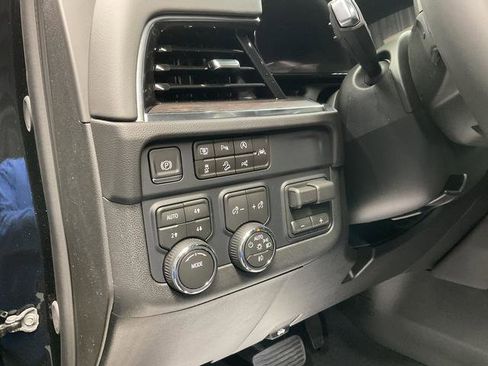 New 2026 Chevrolet Suburban LT image 14