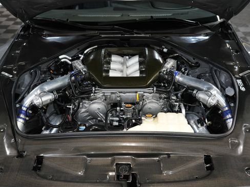 Used 2009 Nissan GT-R Premium image 45