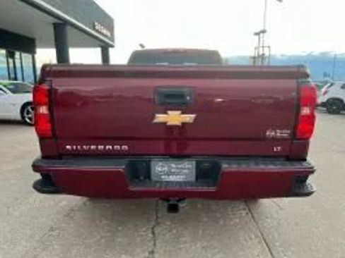Used 2017 Chevrolet Silverado 1500 LT w/ LT Convenience Package image 7