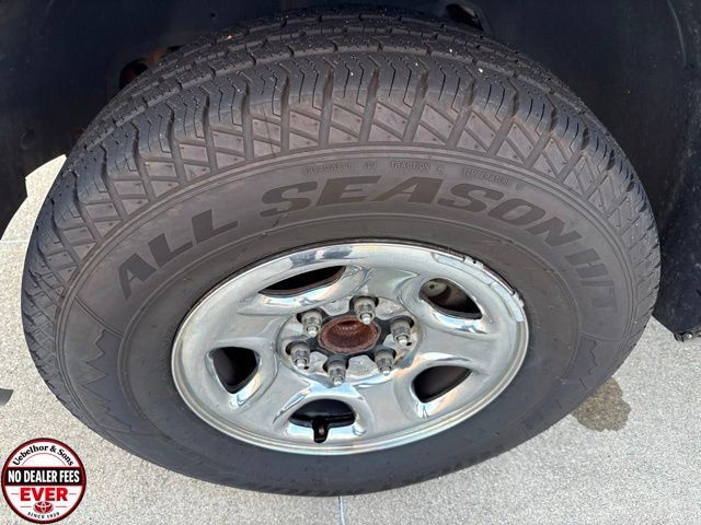 Used 2004 Chevrolet Silverado 1500 LS RWD image 2