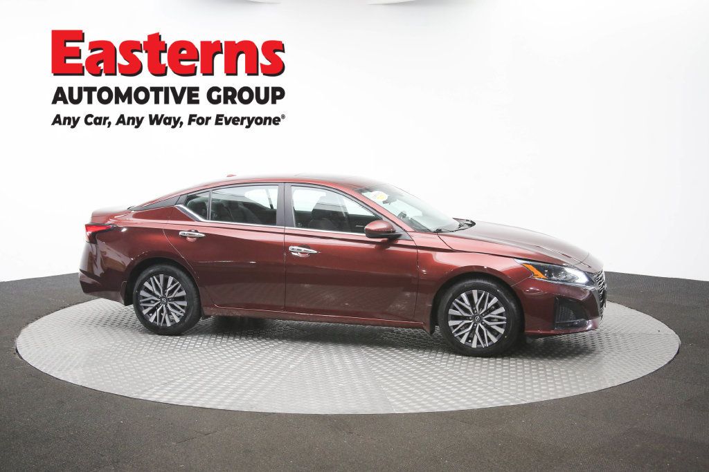 Used 2023 Nissan Altima 2.5 SV w/ SV Premium Package FWD image 52