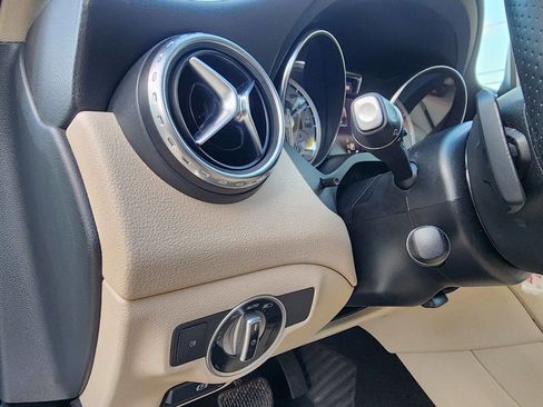 Used 2016 Mercedes-Benz GLA 250 image 37