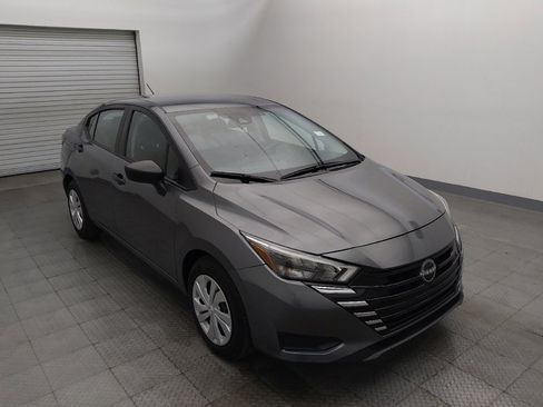 Used 2025 Nissan Versa S FWD image 13