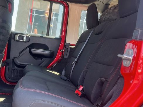 Used 2021 Jeep Wrangler Unlimited Rubicon AWD/4WD image 19