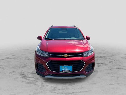 Used 2018 Chevrolet Trax LT w/ LT Convenience Package FWD image 3
