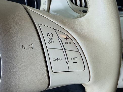 Used 2017 FIAT 500 Lounge image 15