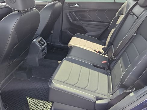 Certified 2024 Volkswagen Tiguan SEL R-Line AWD/4WD image 9