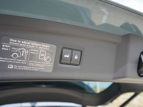 Certified 2025 INFINITI QX50 Sport image 27