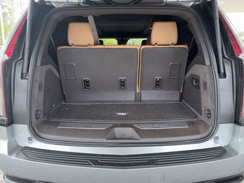 Used 2023 Cadillac Escalade Premium Luxury w/ Performance Package AWD/4WD image 6