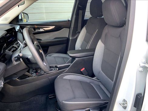 Used 2024 Chevrolet TrailBlazer LT FWD image 25