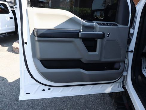 Used 2022 Ford F250 XLT w/ Black Appearance Package image 14