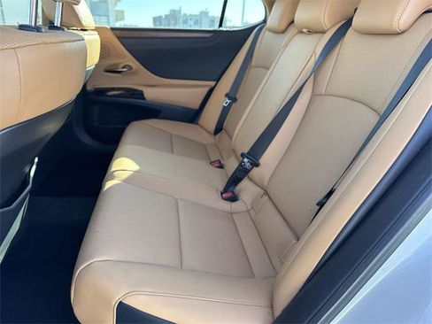 Certified 2024 Lexus ES 350 w/ Premium Package image 23