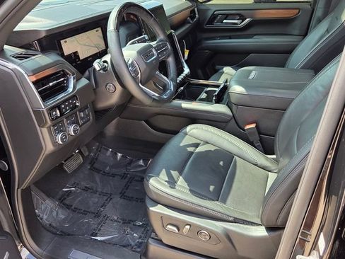 Used 2025 GMC Yukon Denali w/ Denali Reserve Package AWD/4WD image 8
