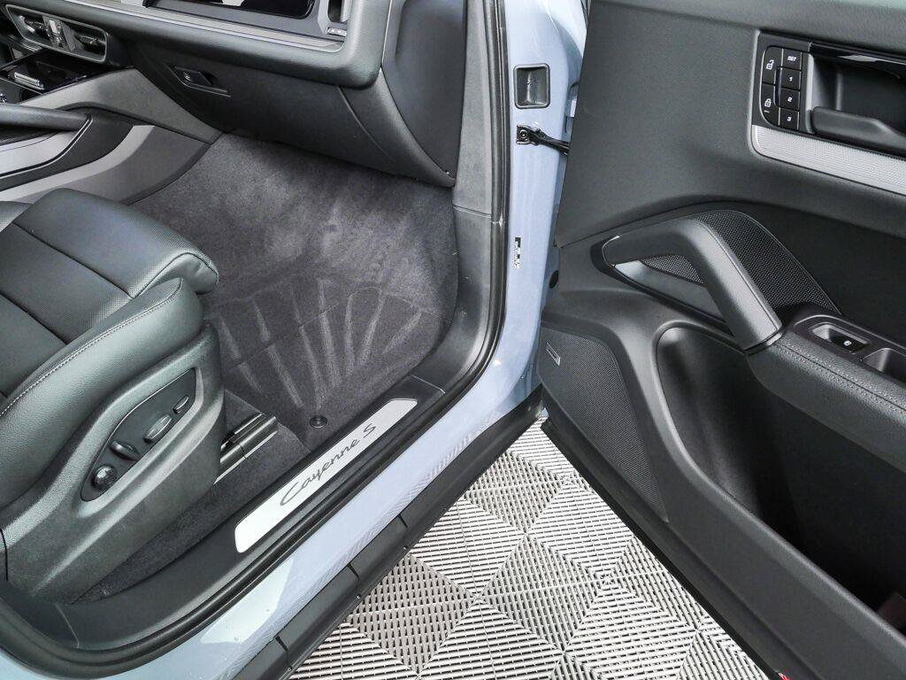 Certified 2026 Porsche Cayenne S AWD/4WD image 26