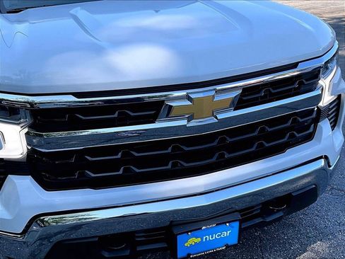 Used 2022 Chevrolet Silverado 1500 LT AWD/4WD image 29
