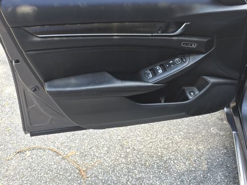 Used 2019 Honda Accord EX-L image 28