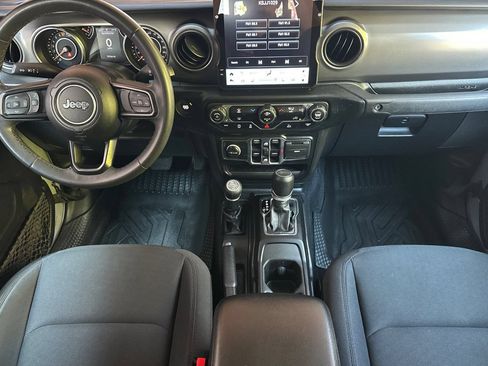 Used 2023 Jeep Gladiator Sport AWD/4WD image 13