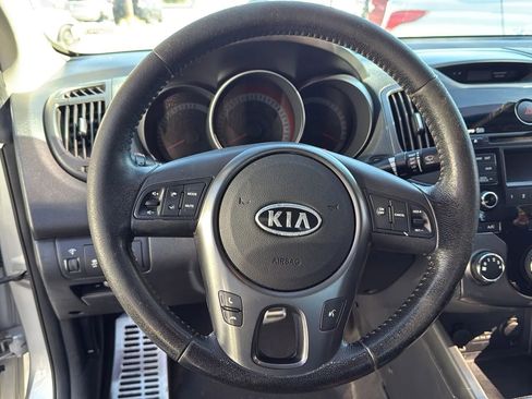 Used 2010 Kia Forte Koup SX w/ Leather Pkg image 9