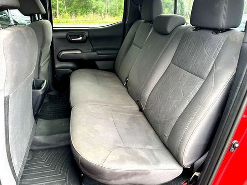 Used 2019 Toyota Tacoma TRD Off-Road AWD/4WD image 18