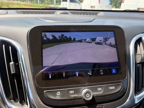 Used 2022 Chevrolet Equinox Premier AWD/4WD image 27