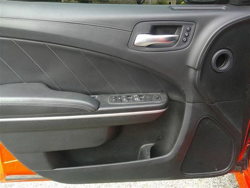 Used 2022 Dodge Charger R/T w/ Plus Group RWD image 9