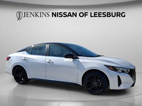 Certified 2025 Nissan Sentra SR w/ Midnight Edition FWD image 1