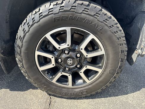 Used 2019 Toyota Tundra SR5 w/ TRD Off Road Package image 12