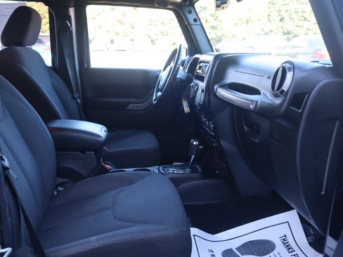 Used 2015 Jeep Wrangler Unlimited Sport w/ Quick Order Package 24S image 36