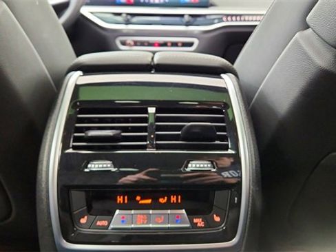 Used 2026 BMW X6 xDrive40i image 52