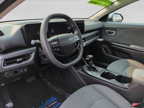 Used 2025 Kia K4 FWD image 14