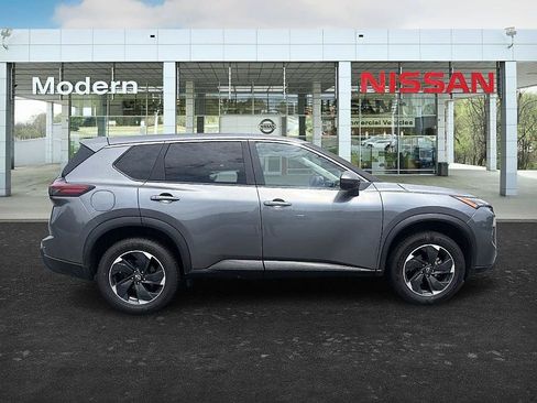 Certified 2025 Nissan Rogue SV AWD/4WD image 6