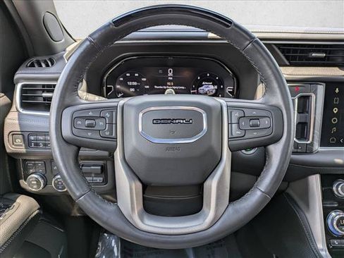 Used 2024 GMC Yukon Denali w/ Advanced Technology Package AWD/4WD image 10