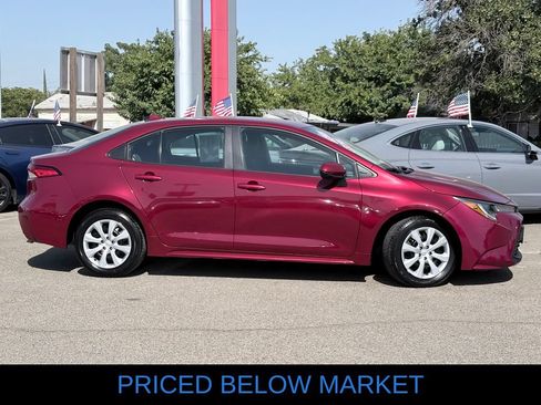 Used 2025 Toyota Corolla LE FWD image 4