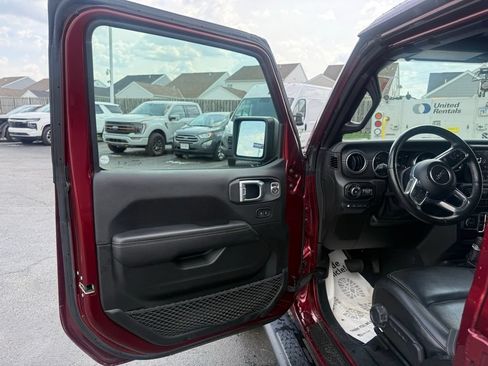 Used 2021 Jeep Wrangler Unlimited Sahara w/ Cold Weather Group AWD/4WD image 17