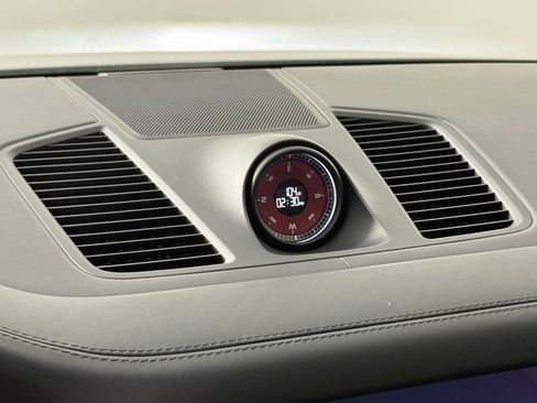 Certified 2023 Porsche Cayenne Platinum Edition image 22